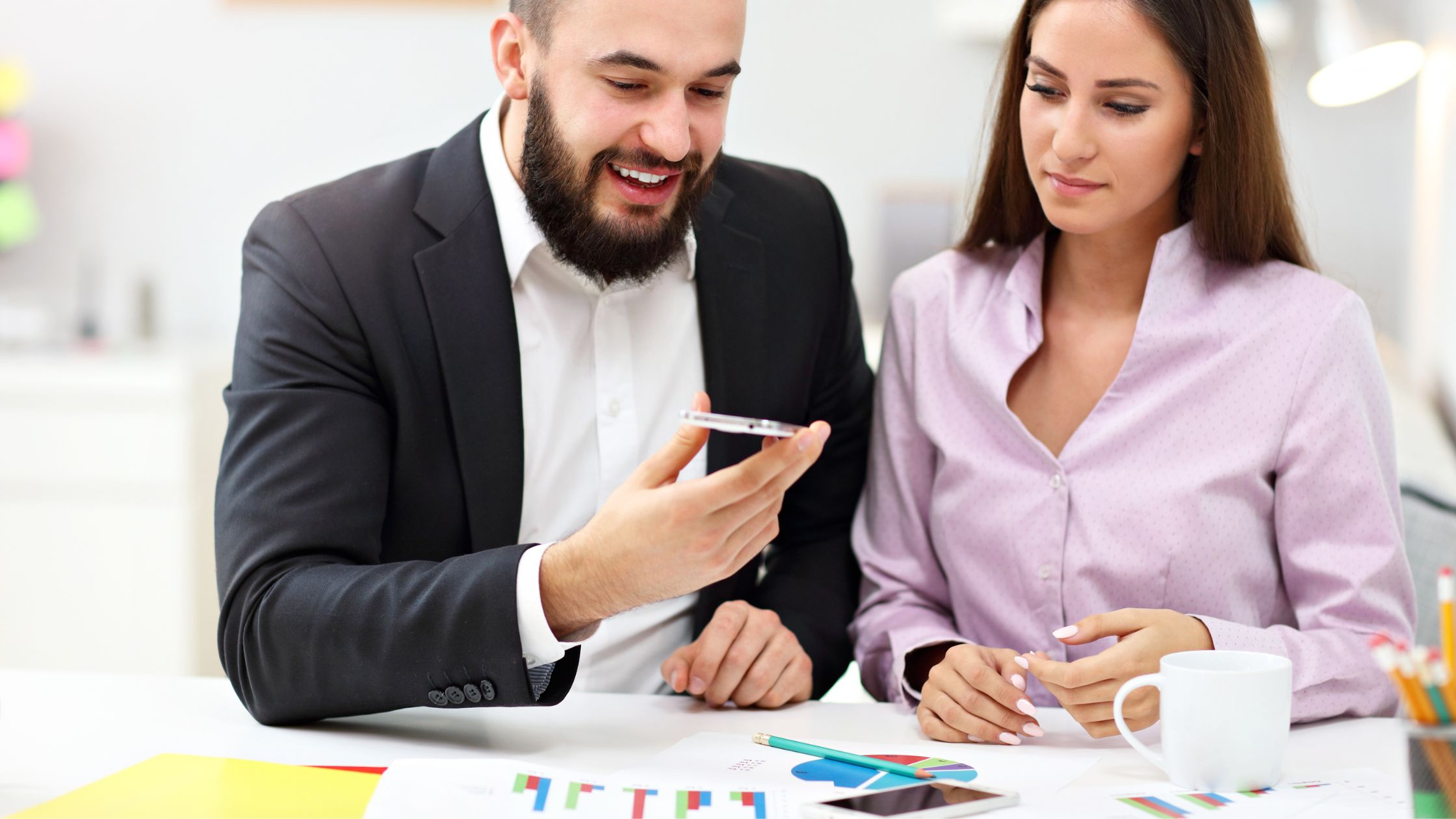 Comment une solution CRM omnicanal améliore le suivi des prospects